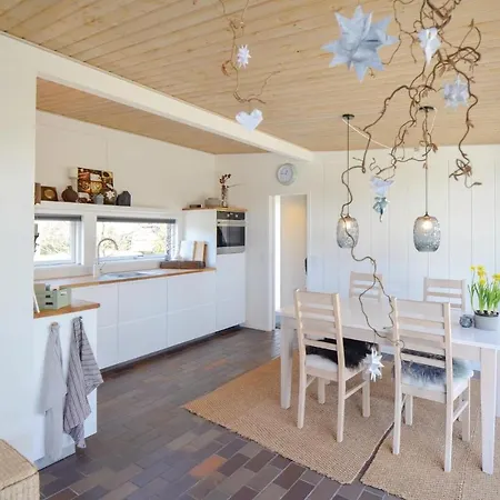 Two-bedroom Holiday In بيت للعطل إيبلتوفت